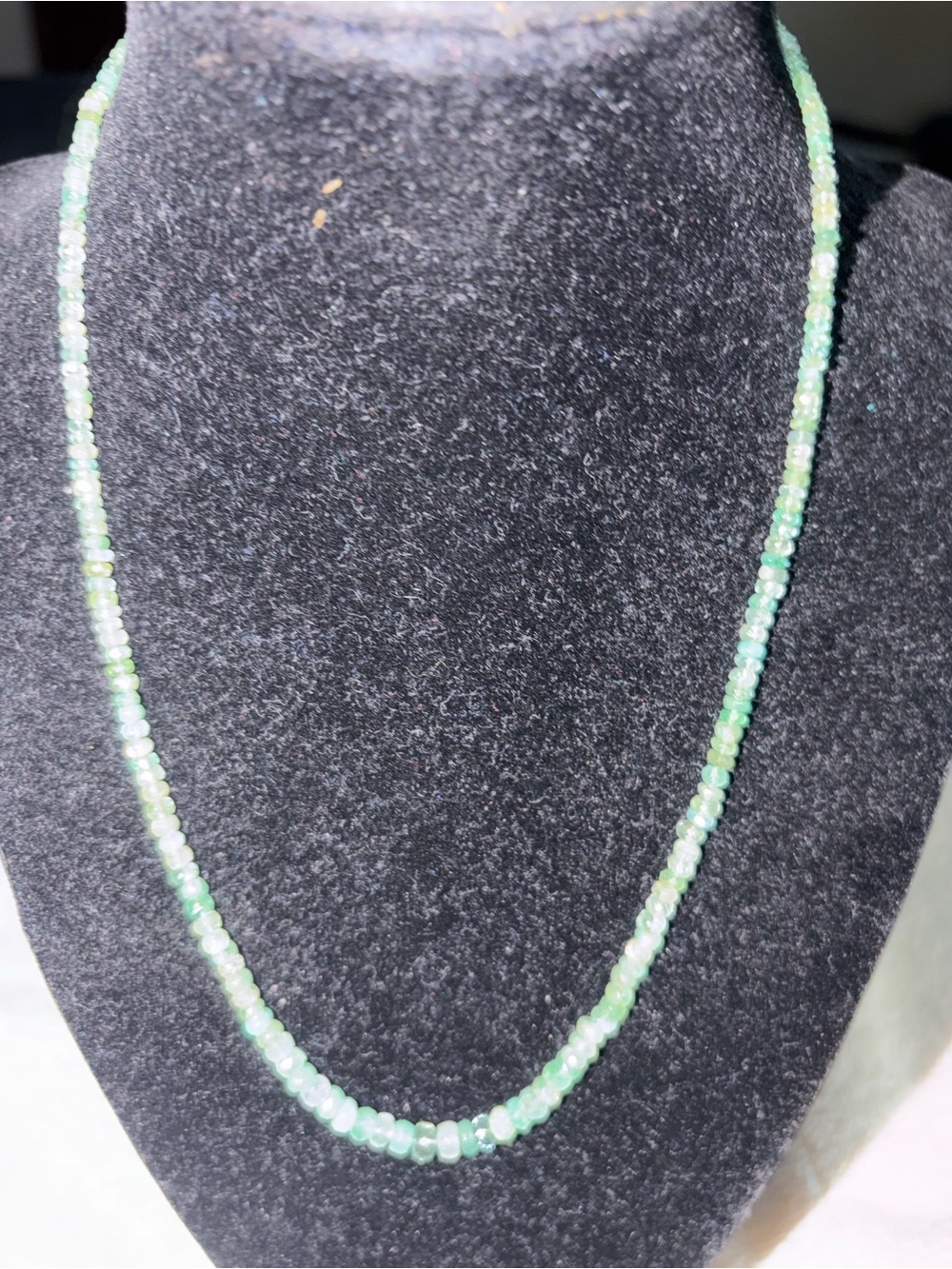 Green Colombian 14k Beaded Women’s Necklace - Elegant Gemstone Strand